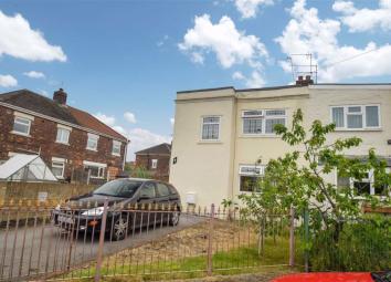 End terrace house For Sale in Hull