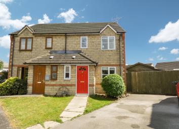 Semi-detached house For Sale in Mansfield