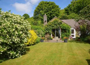 Detached bungalow For Sale in Warminster