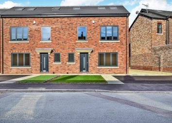 4 Bedroom Semi-detached house for sale