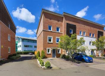 Town house For Sale in Cardiff