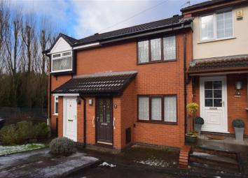 Terraced house For Sale in Dukinfield