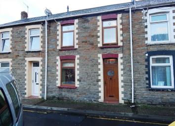 Terraced house To Rent in Porth