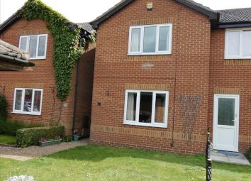 Semi-detached house For Sale in Gainsborough
