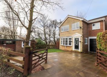 Detached house To Rent in Ossett