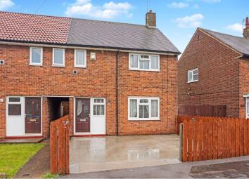 Semi-detached house For Sale in Hull