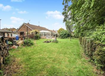 Semi-detached bungalow For Sale in Derby