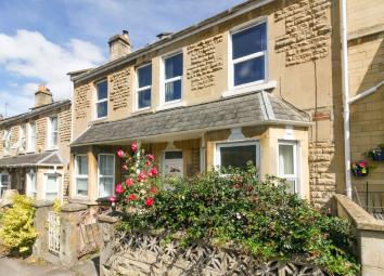 Terraced house To Rent in Bath