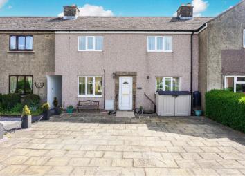 Terraced house For Sale in Hope Valley