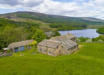 9 Bedroom Farmhouse for sale