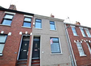 Terraced house For Sale in Barry