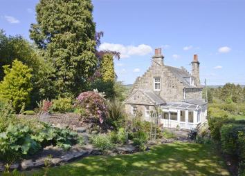 Detached house For Sale in Hawick