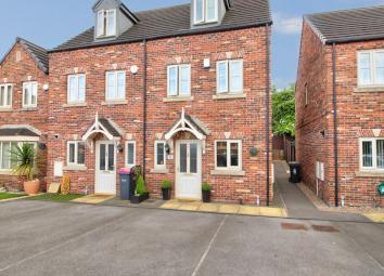 Town house For Sale in Rotherham