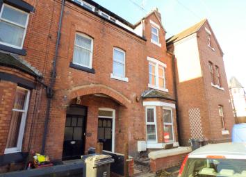 Flat To Rent in Newcastle-under-Lyme