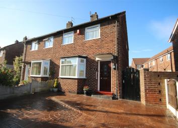 Semi-detached house To Rent in Manchester