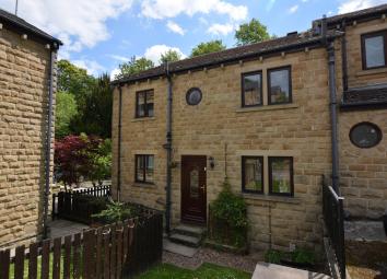 Semi-detached house For Sale in Holmfirth