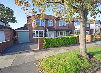 Detached house For Sale in Cheadle