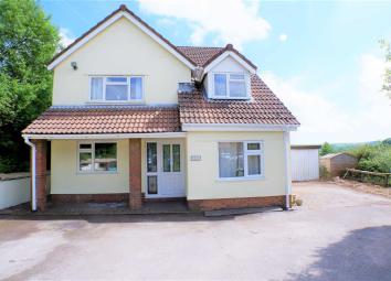 Detached house For Sale in Porth