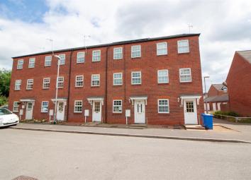 Town house For Sale in Retford