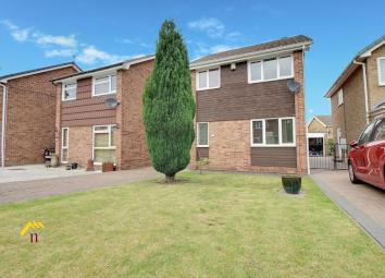 Detached house For Sale in Doncaster