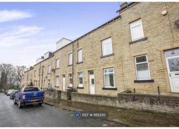 Terraced house To Rent in Halifax