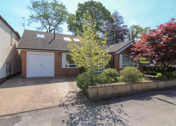Detached bungalow For Sale in Cheadle