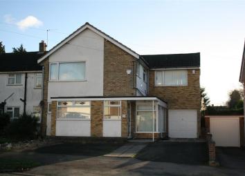 Link-detached house For Sale in Leicester