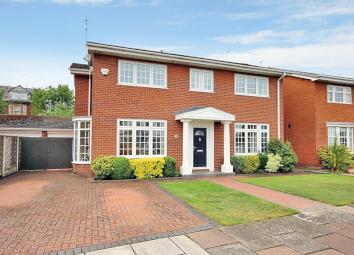 Detached house For Sale in Southport