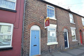 Terraced house For Sale in Macclesfield