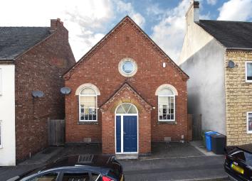 Detached house For Sale in Tamworth