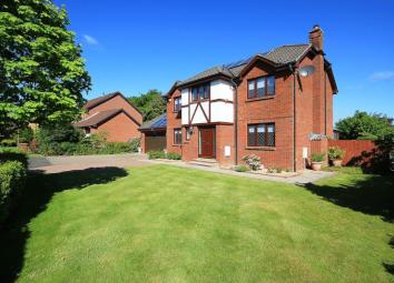 Detached house For Sale in Livingston
