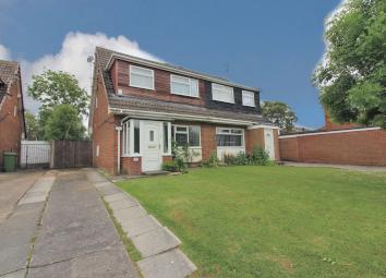 Semi-detached house For Sale in Poulton-Le-Fylde