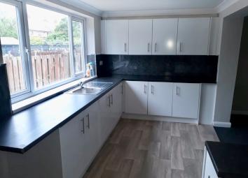 Semi-detached house To Rent in Hull