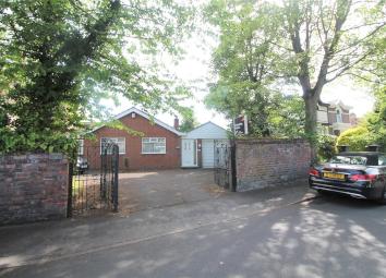 Bungalow For Sale in Liverpool