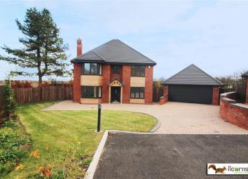 Detached house For Sale in Walsall
