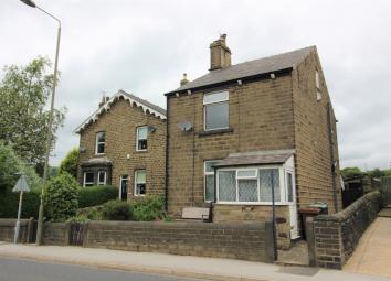 Detached house For Sale in Glossop