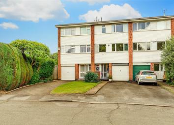 Terraced house For Sale in Leamington Spa