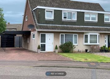 3 Bedroom Semi-detached house to rent