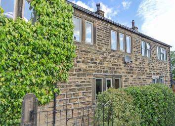 Cottage For Sale in Holmfirth