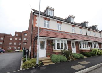 Town house For Sale in Warrington