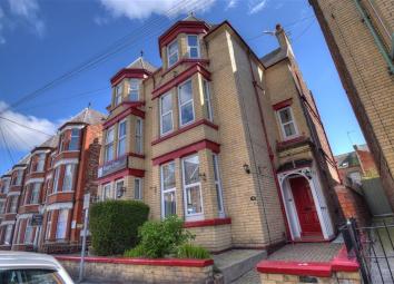 6 Bedroom Semi-detached house for sale