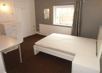 Town house To Rent in Leicester