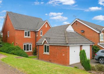 Detached house For Sale in Redditch