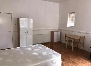 Studio To Rent in Manchester