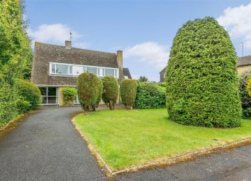 Detached house For Sale in Banbury