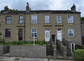 Terraced house For Sale in Huddersfield