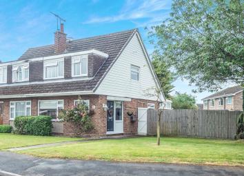 Semi-detached house For Sale in Warwick