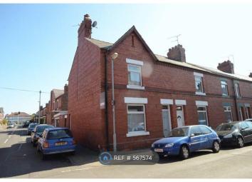 End terrace house To Rent in Chester