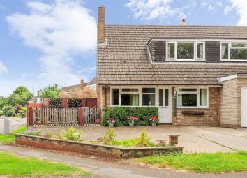 Semi-detached house For Sale in Daventry