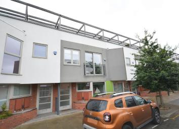 Town house For Sale in Nottingham